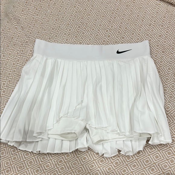 Nike White Pleated Tennis Skirt - Picture 1 of 2
